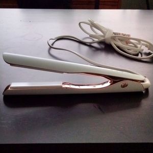 T3 Ceramic Flat Iron